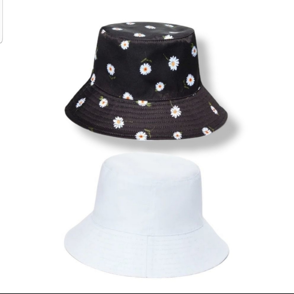 Alice + Olivia daisy print reversible bucket hat